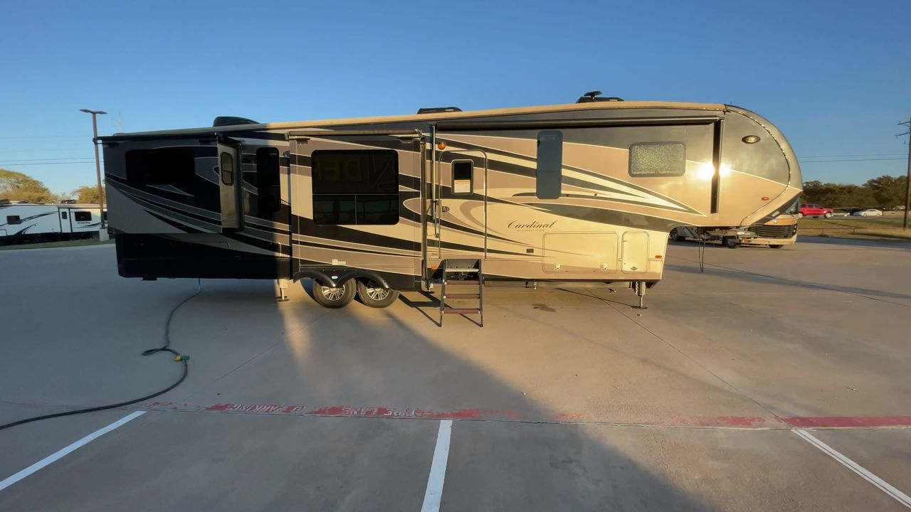 2018 FOREST RIVER CARDINAL 3950TZ