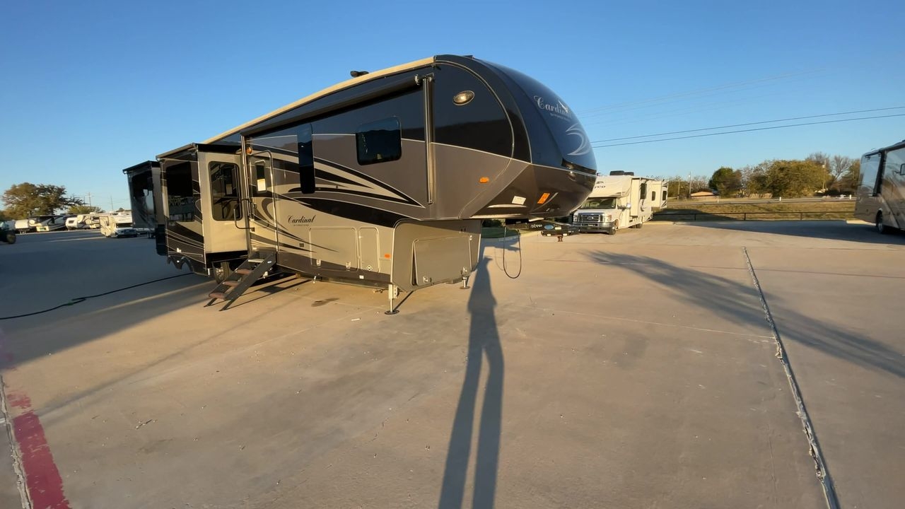2018 FOREST RIVER CARDINAL 3950TZ