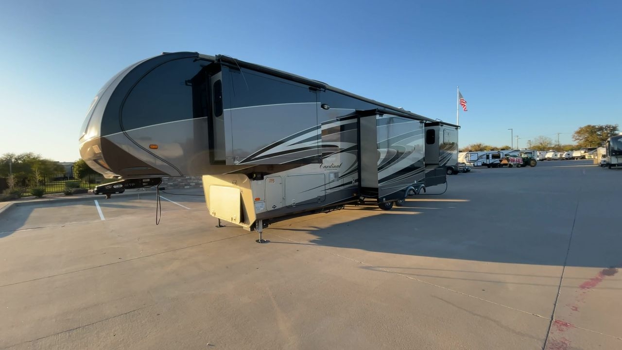 2018 FOREST RIVER CARDINAL 3950TZ