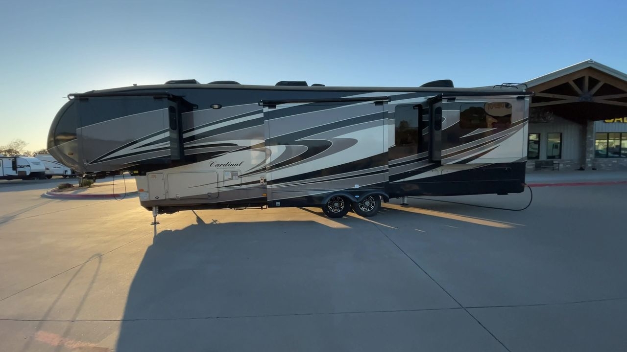 2018 FOREST RIVER CARDINAL 3950TZ
