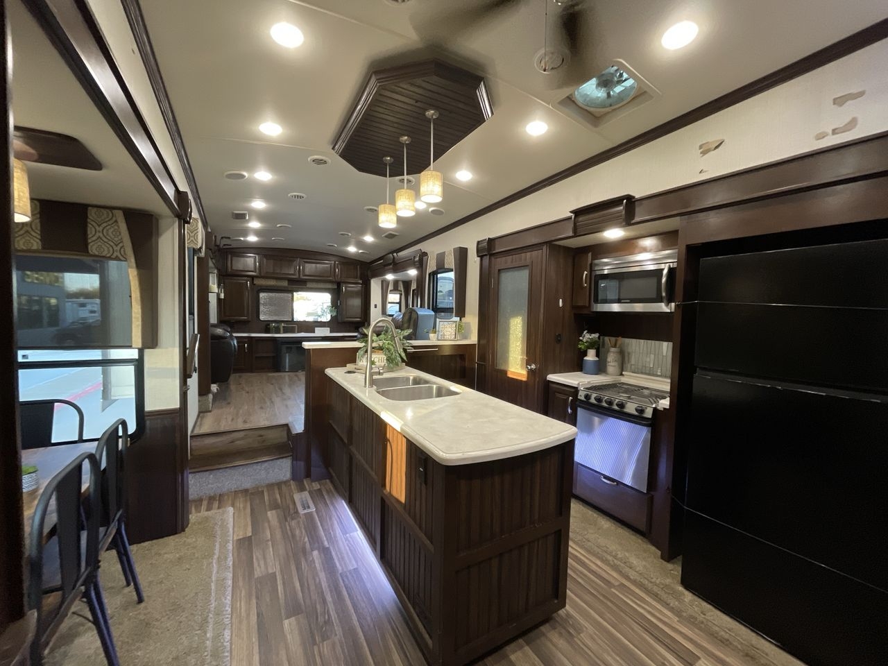 2018 FOREST RIVER CARDINAL 3950TZ