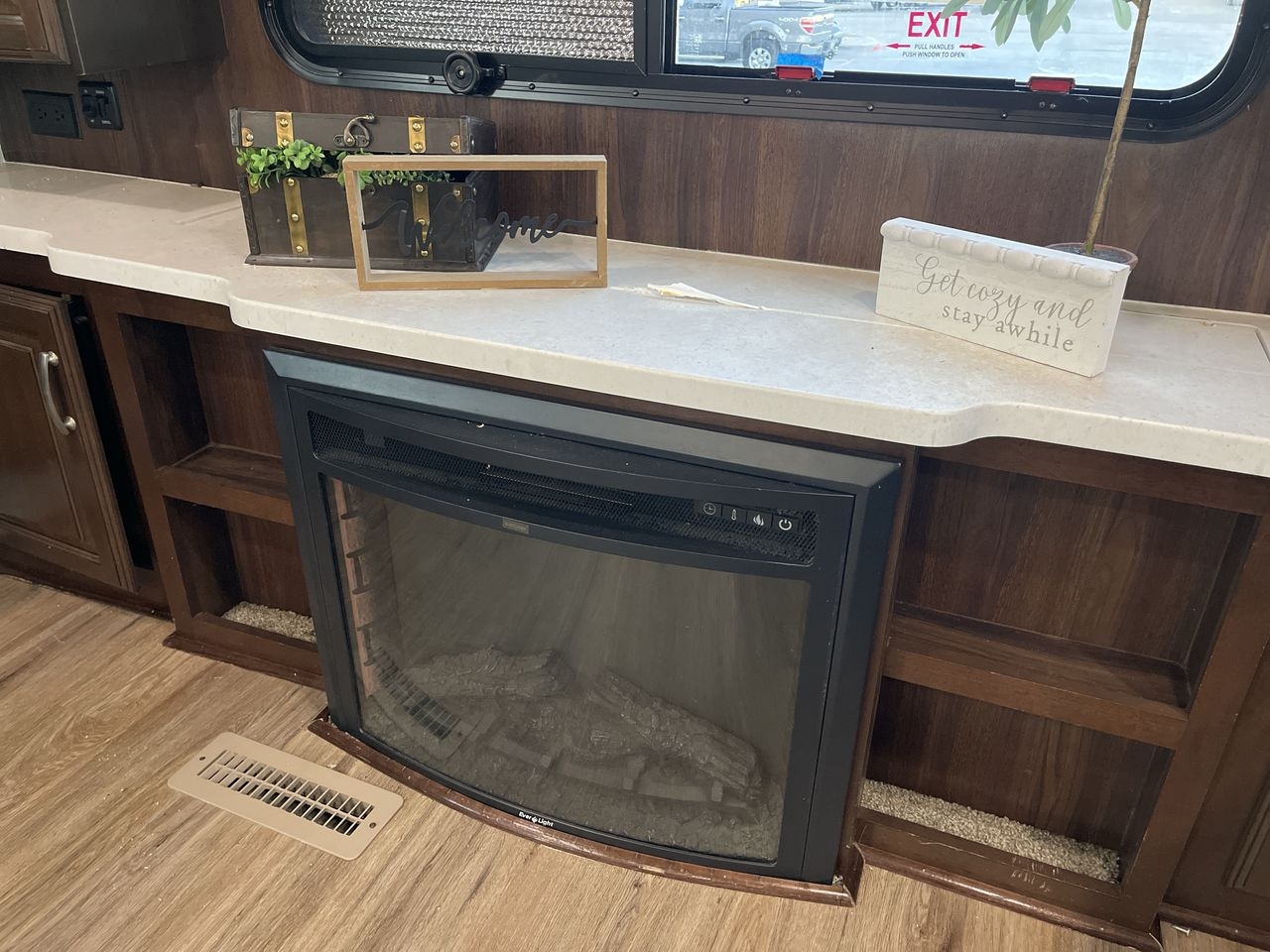 2018 FOREST RIVER CARDINAL 3950TZ