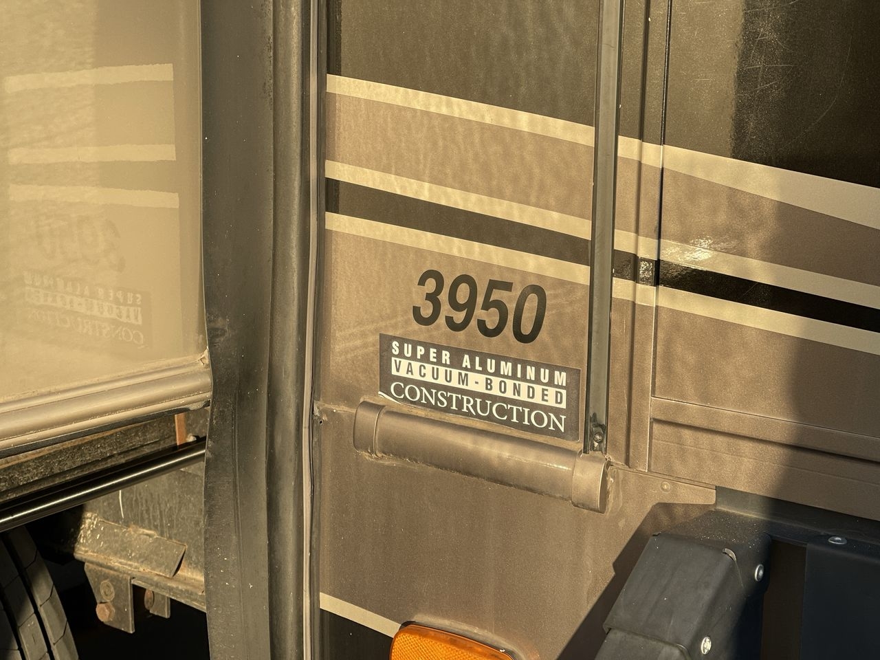 2018 FOREST RIVER CARDINAL 3950TZ