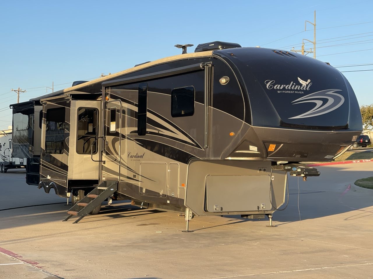 2018 FOREST RIVER CARDINAL 3950TZ