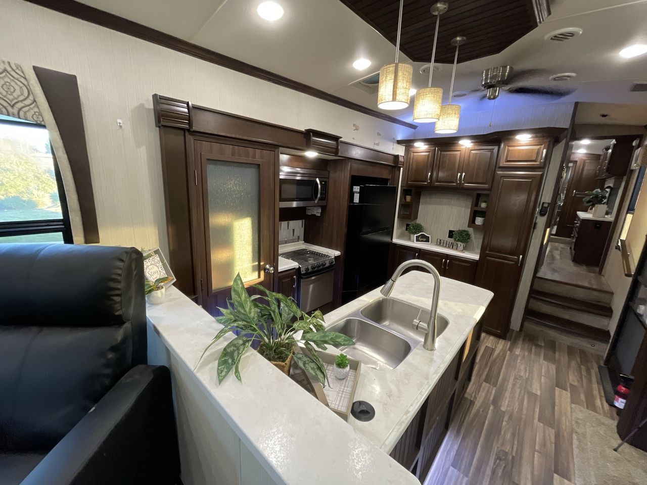 2018 FOREST RIVER CARDINAL 3950TZ