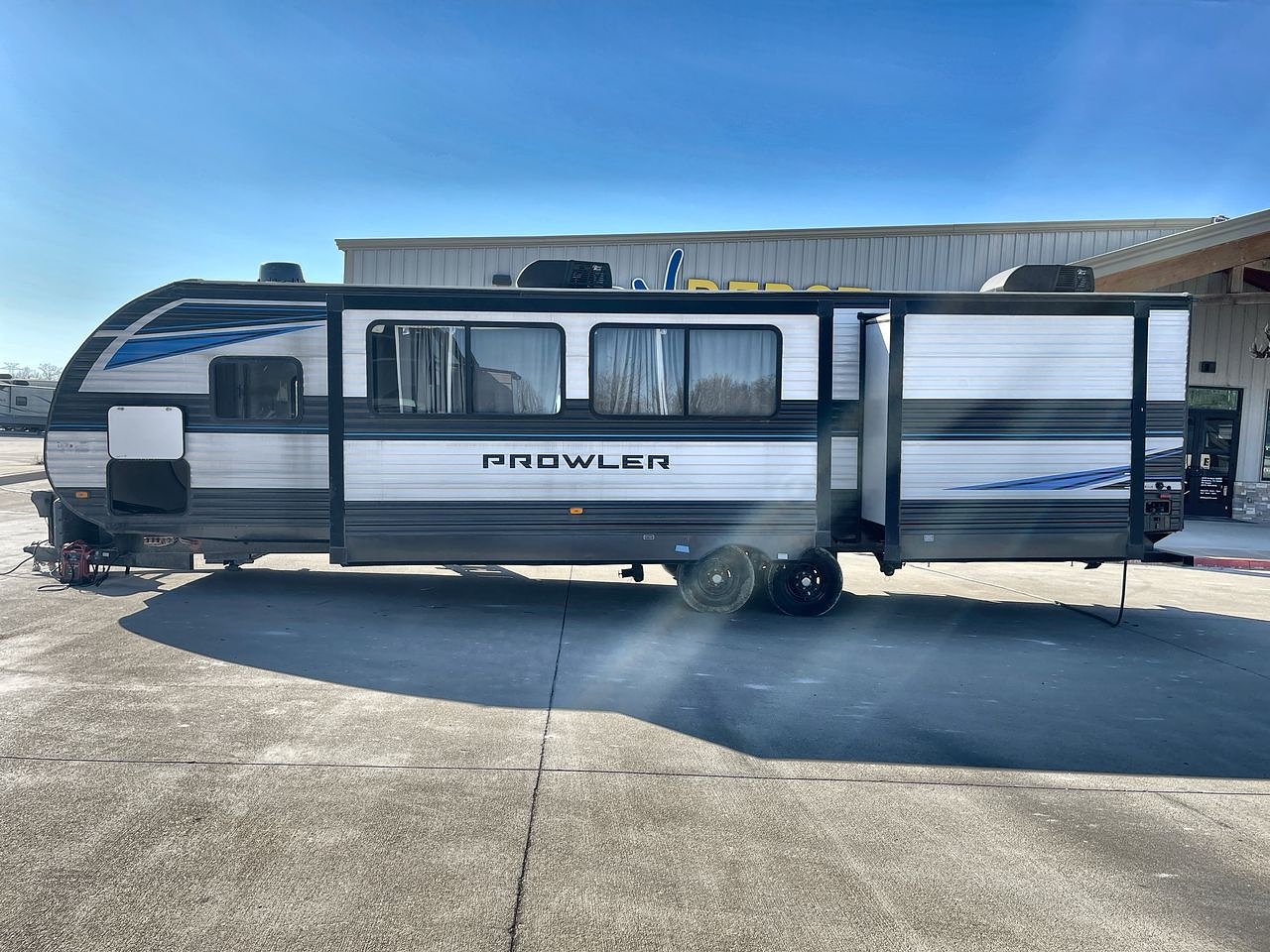 2022 HEARTLAND PROWLER 320BH