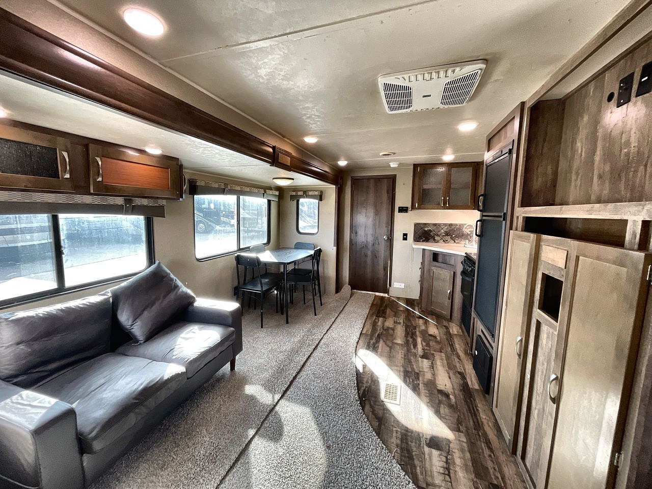 2017 PUMA XLITE28FQDB