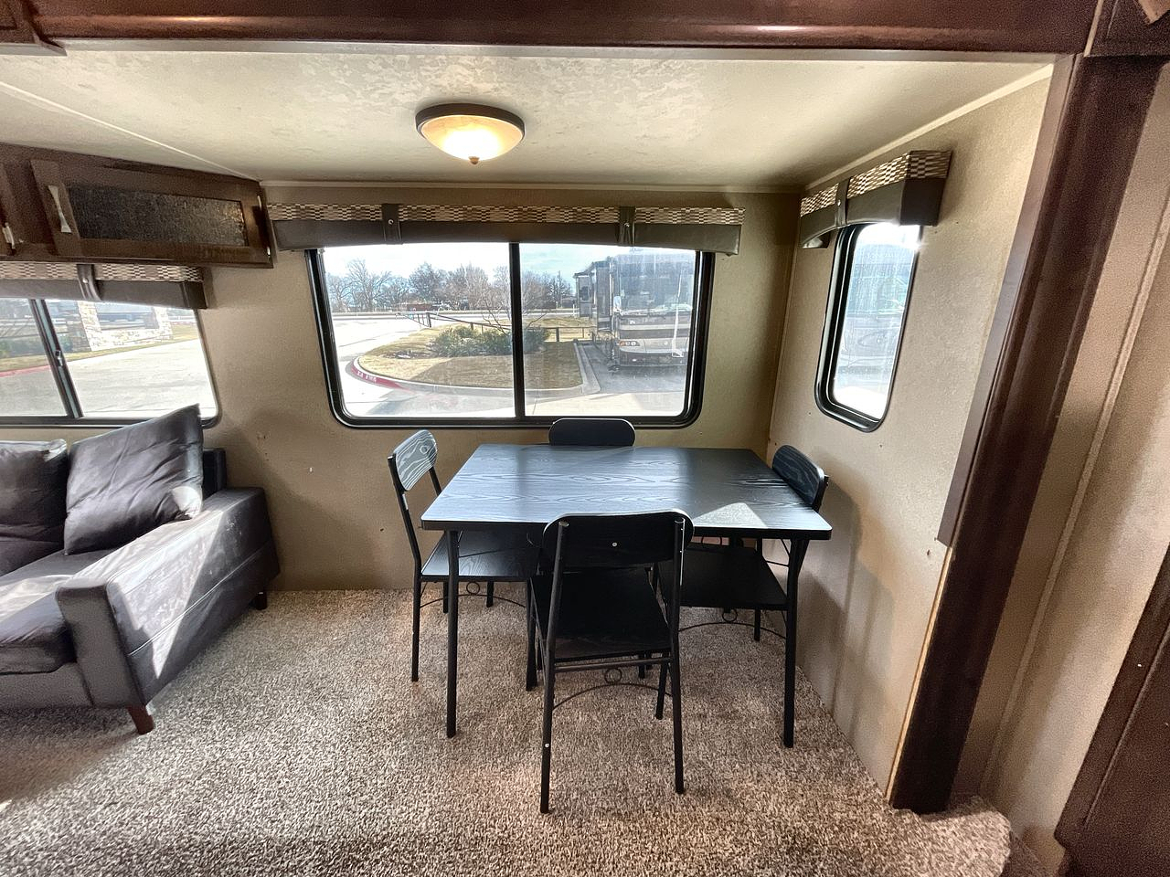 2017 PUMA XLITE28FQDB