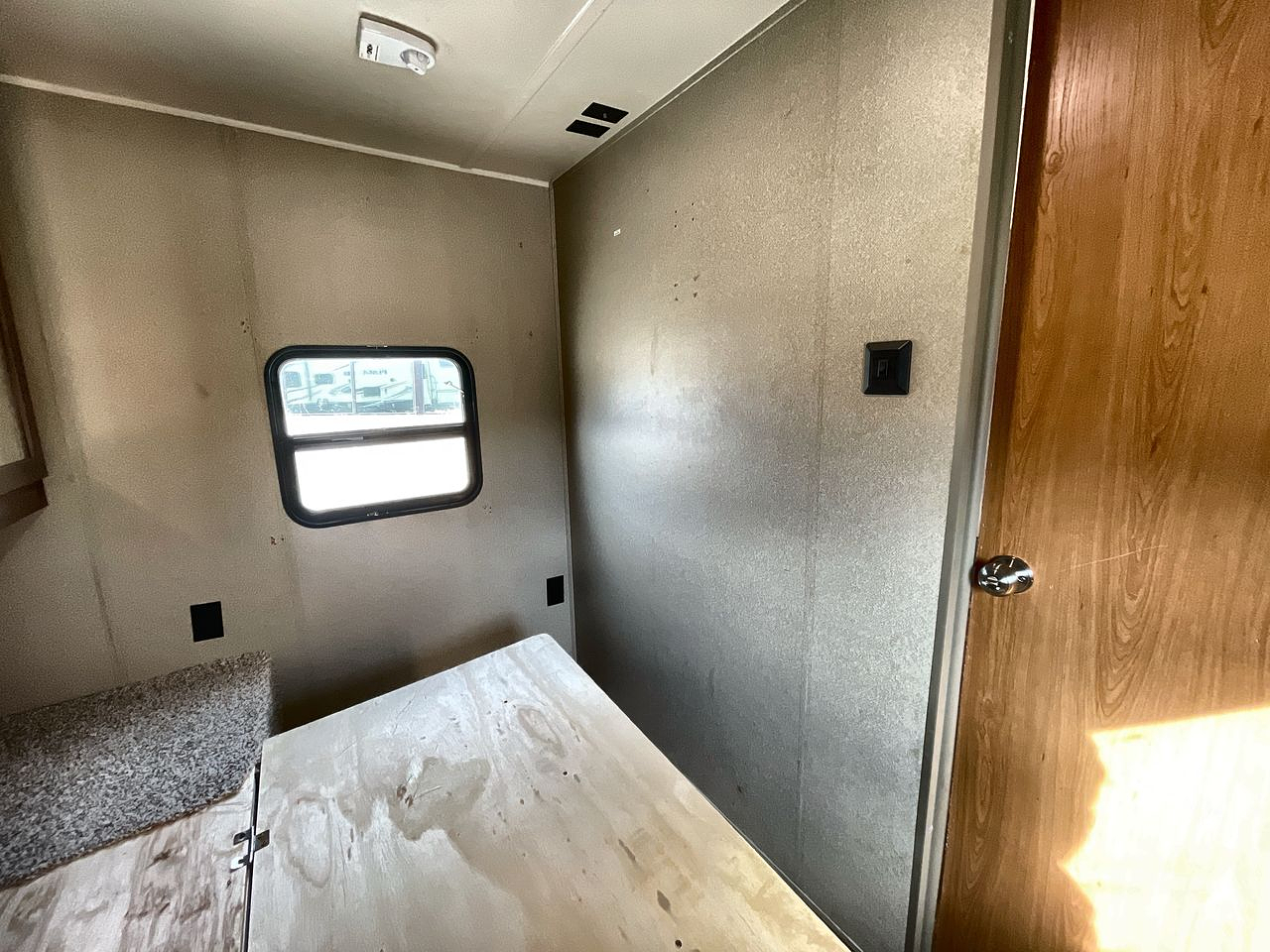 2017 PUMA XLITE28FQDB