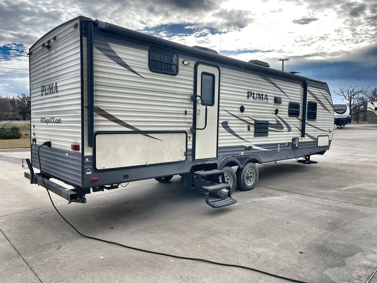 2017 PUMA XLITE28FQDB