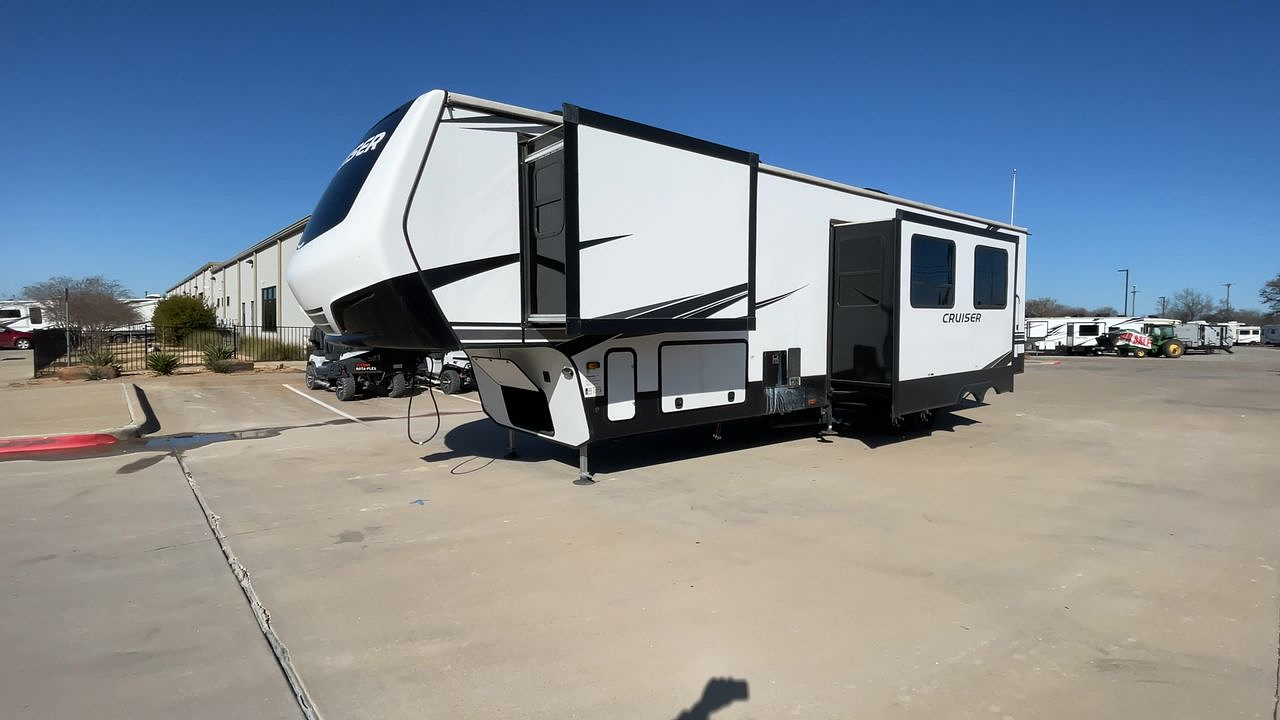 2022 CROSSROADS CRUISER 3851BL