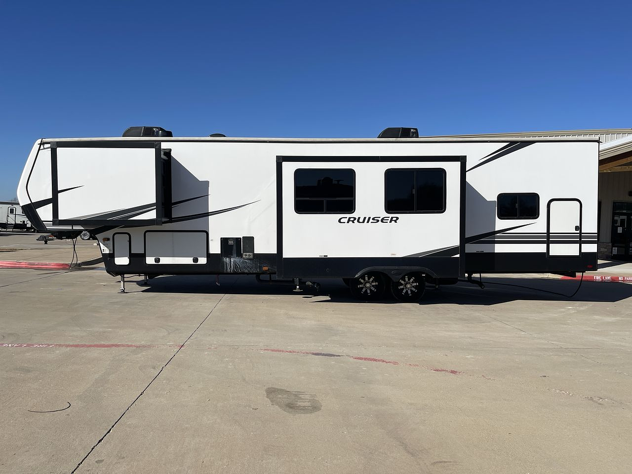 2022 CROSSROADS CRUISER 3851BL