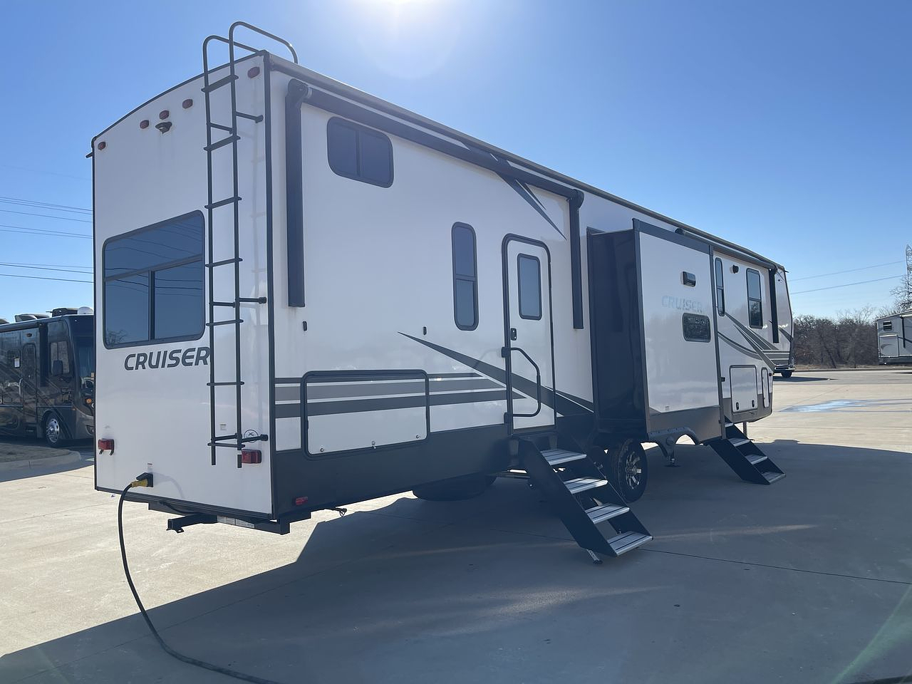 2022 CROSSROADS CRUISER 3851BL