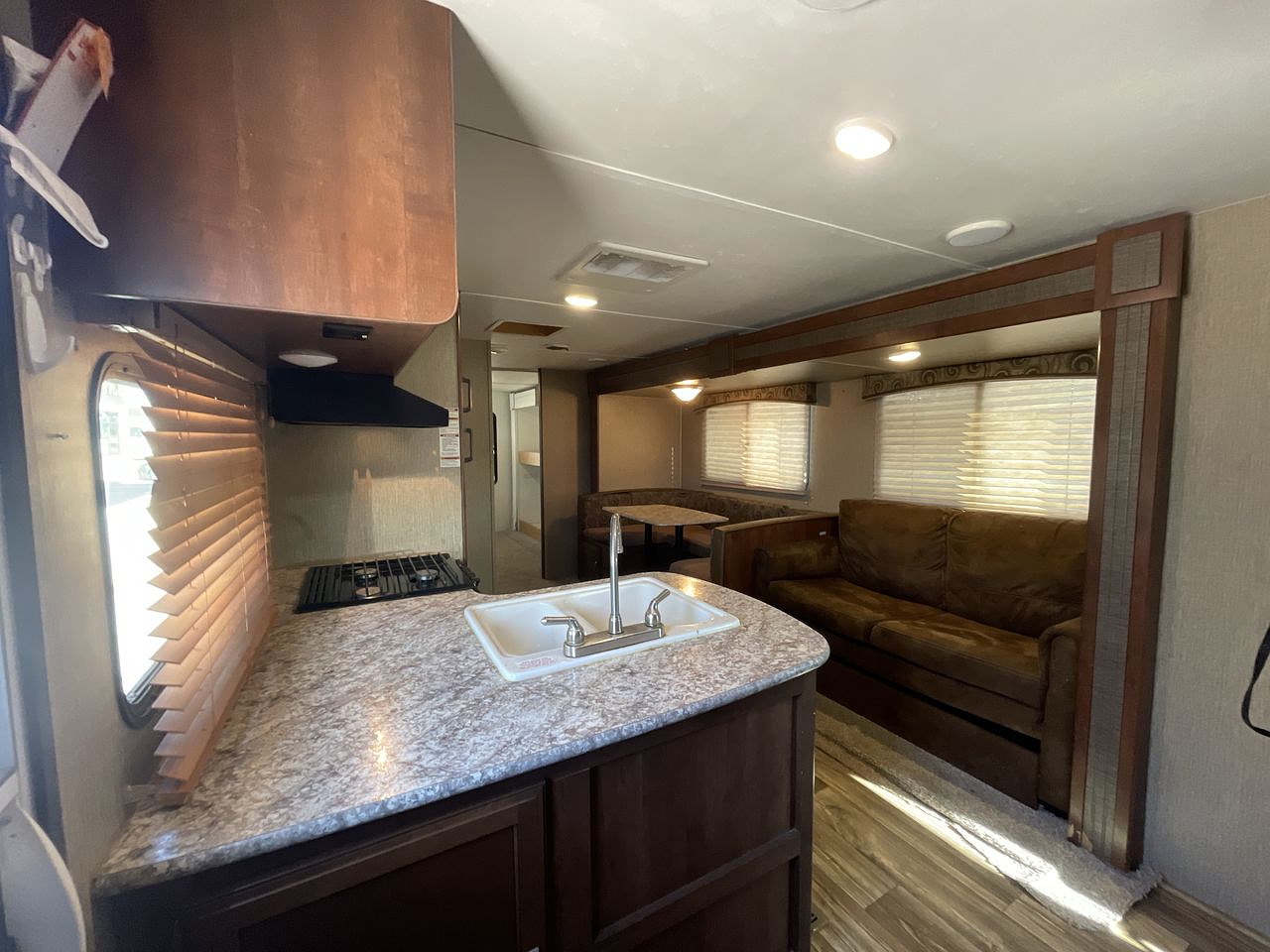 2017 KEYSTONE PASSPORT 3320BH