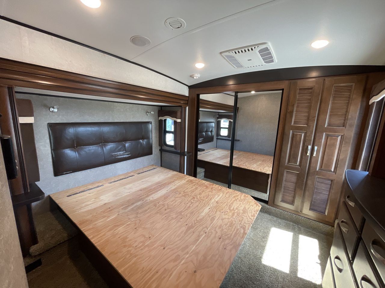 2017 JAYCO NORTH POINT 379DBFS