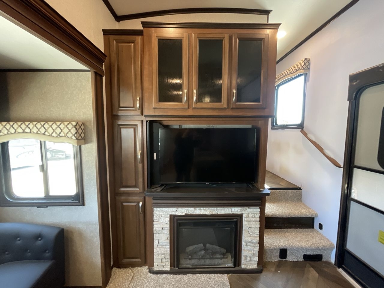 2017 JAYCO NORTH POINT 379DBFS