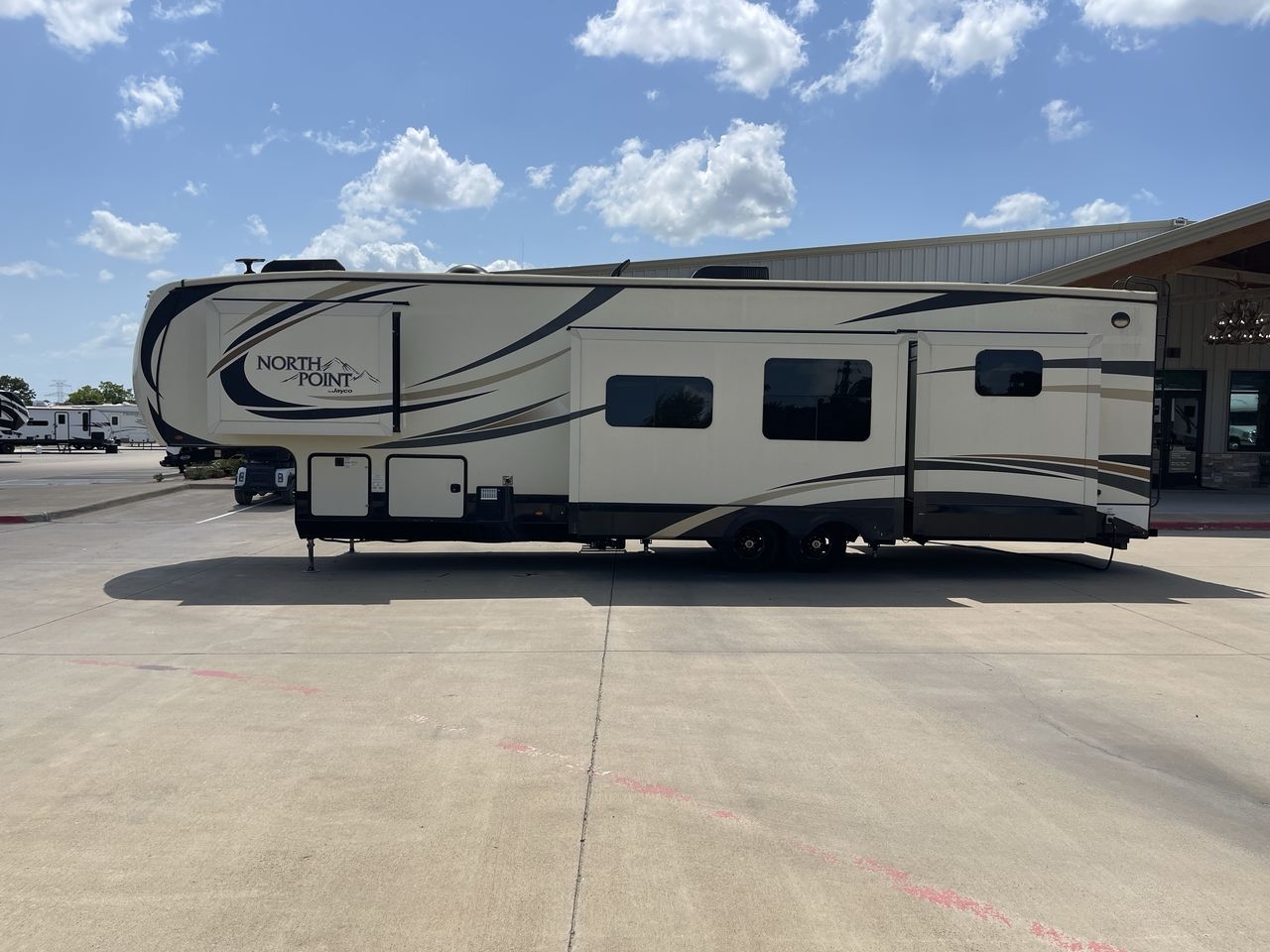 2017 JAYCO NORTH POINT 379DBFS