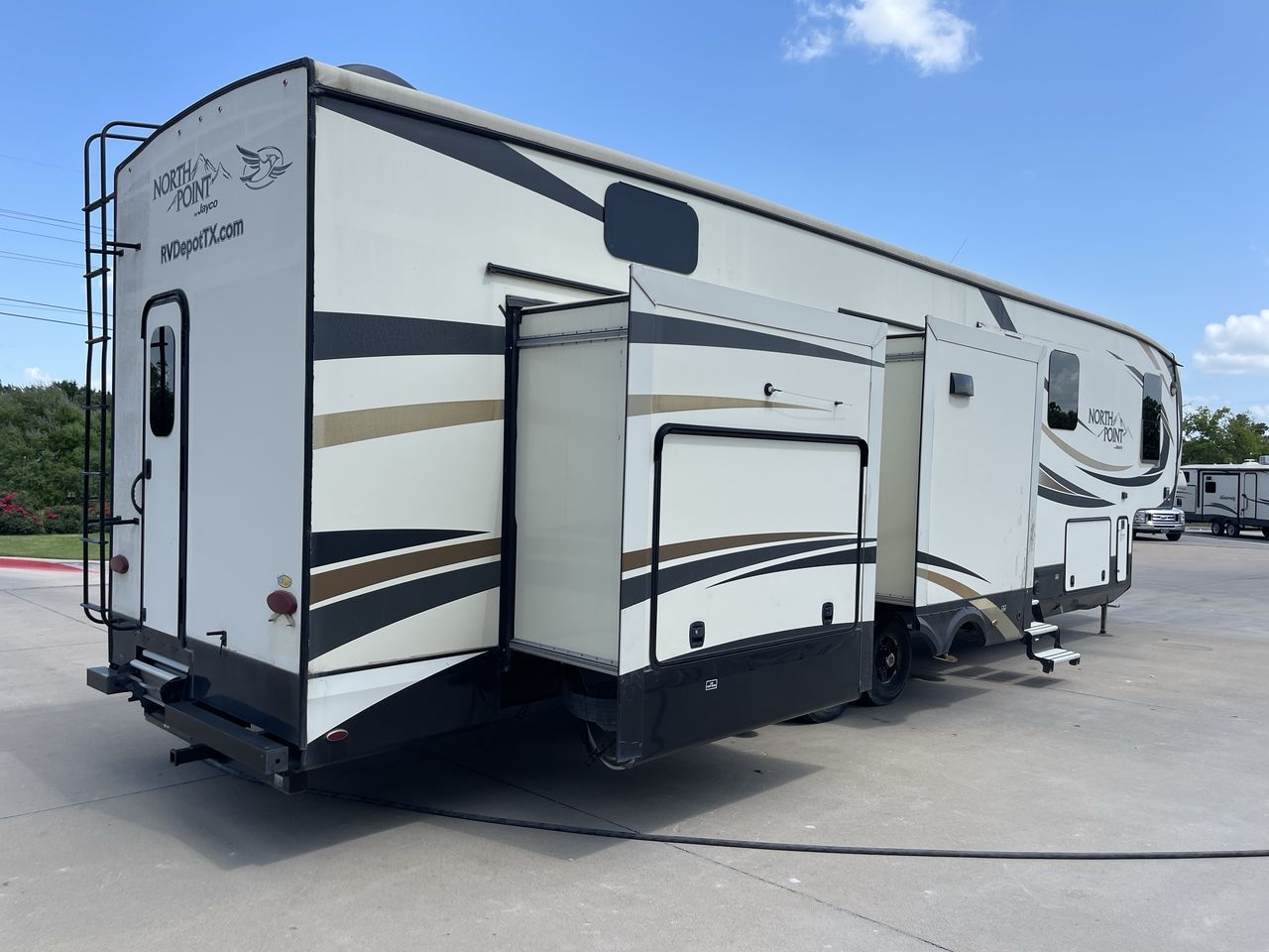 2017 JAYCO NORTH POINT 379DBFS