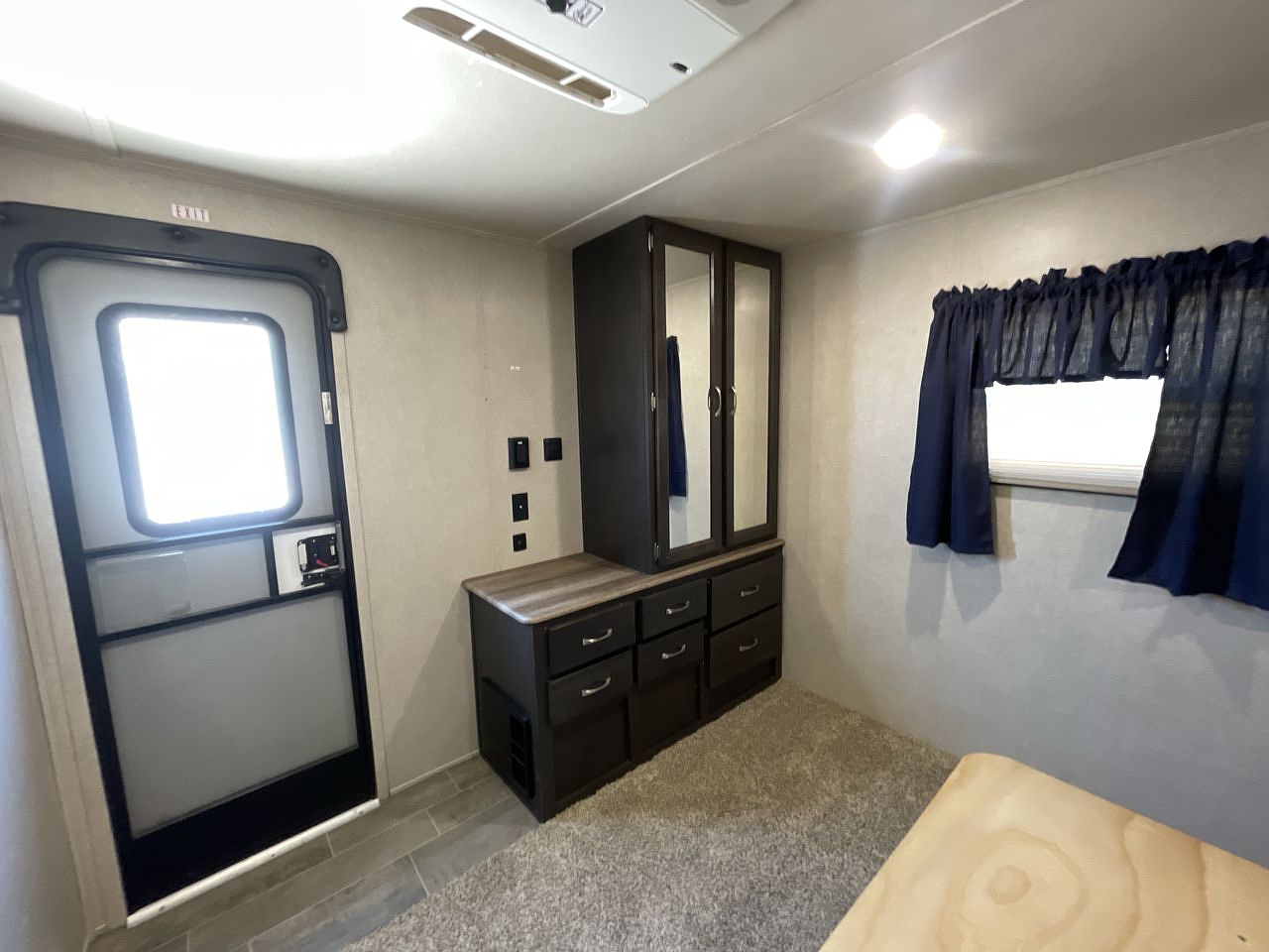 2018 FOREST RIVER PUMA 32FBIS