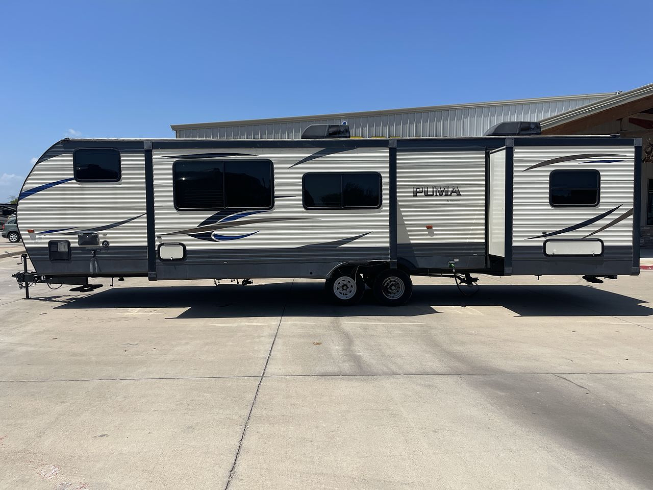 2018 FOREST RIVER PUMA 32FBIS