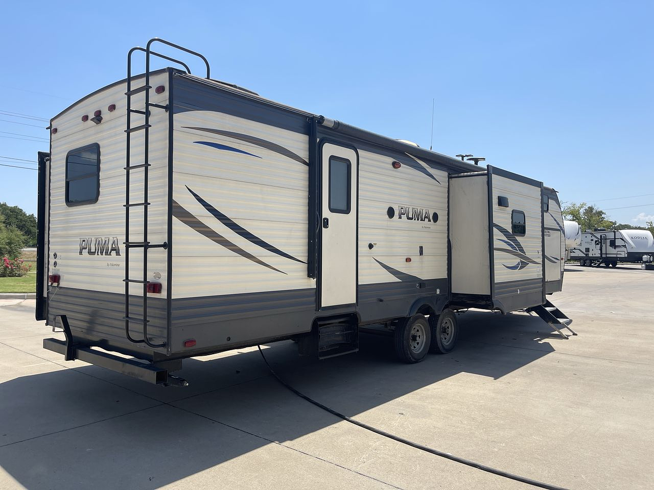 2018 FOREST RIVER PUMA 32FBIS