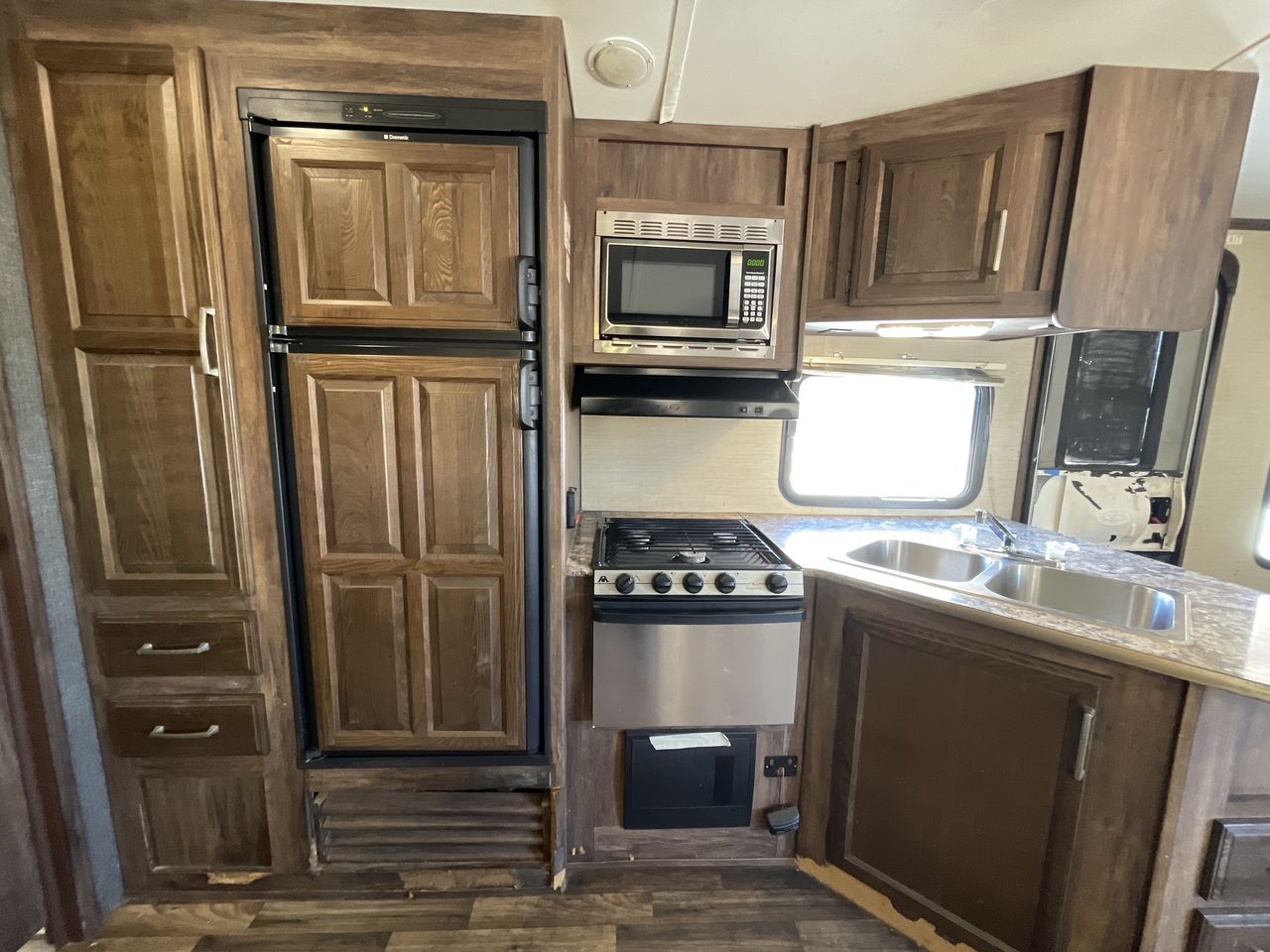 2015 KEYSTONE COUGAR 28RLS