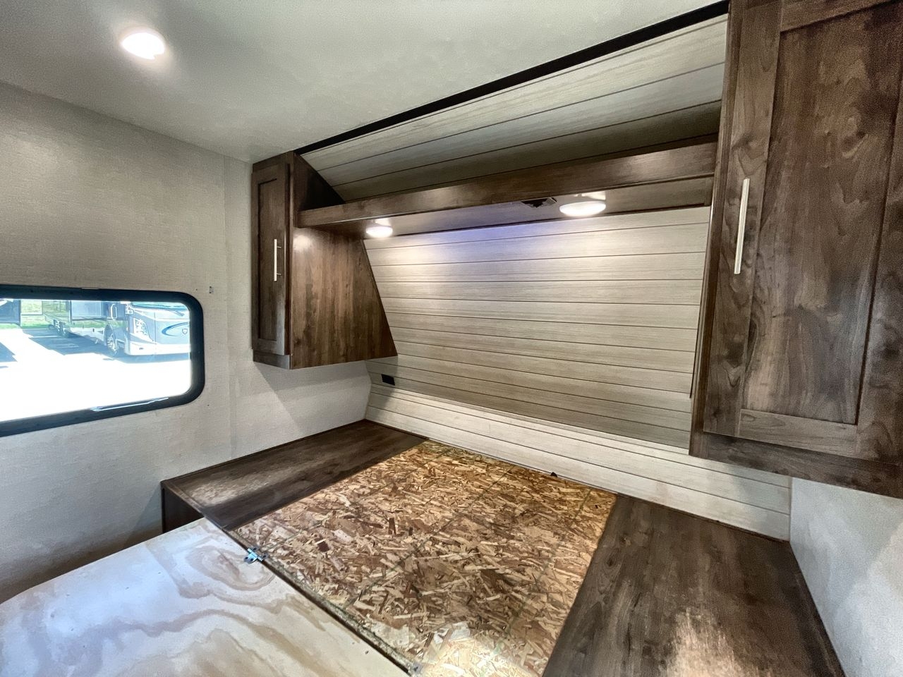 2018 KEYSTONE VOLANTE 32SB