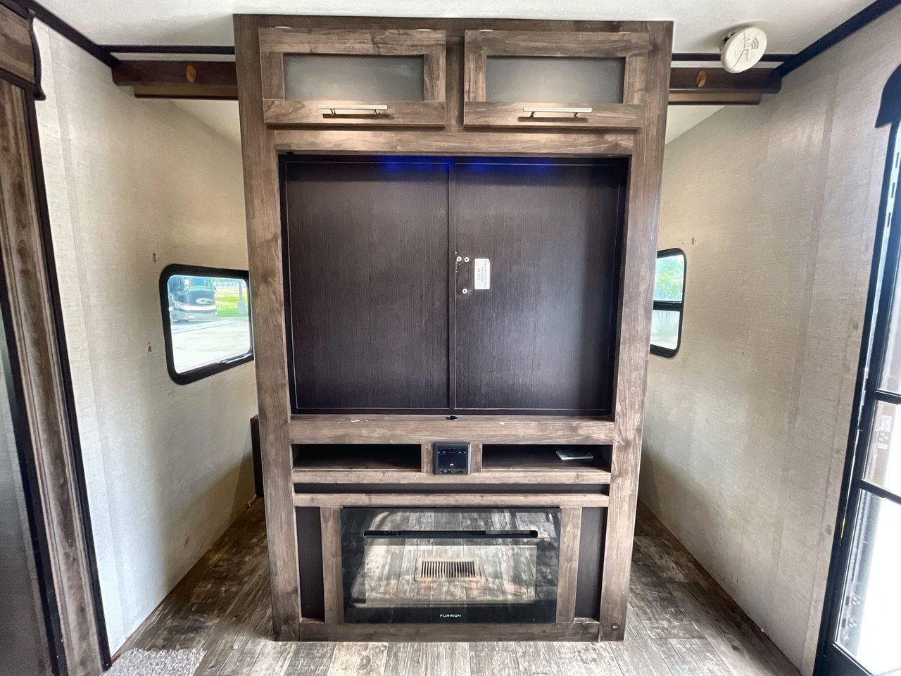 2018 KEYSTONE VOLANTE 32SB