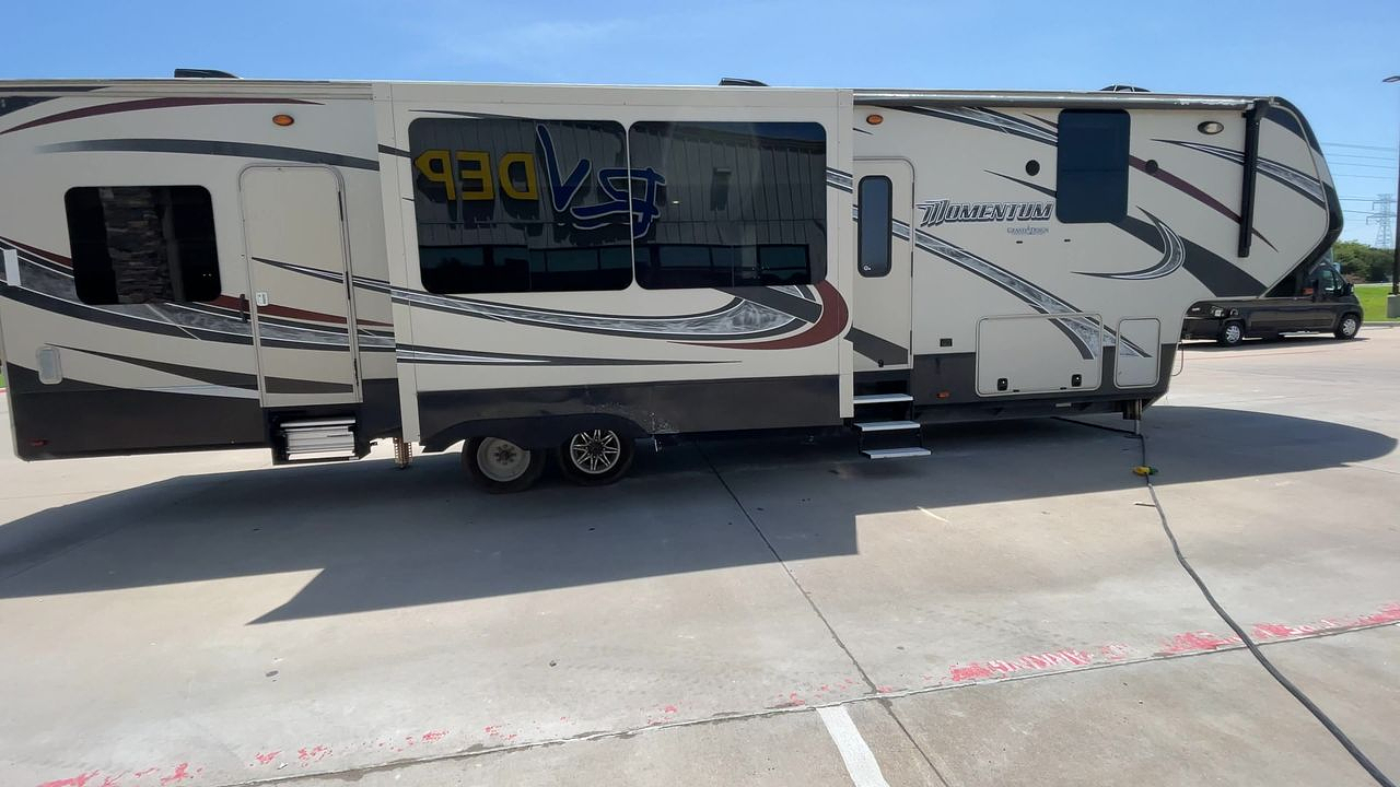 2015 GRAND DESIGN MOMENTUM 380TH