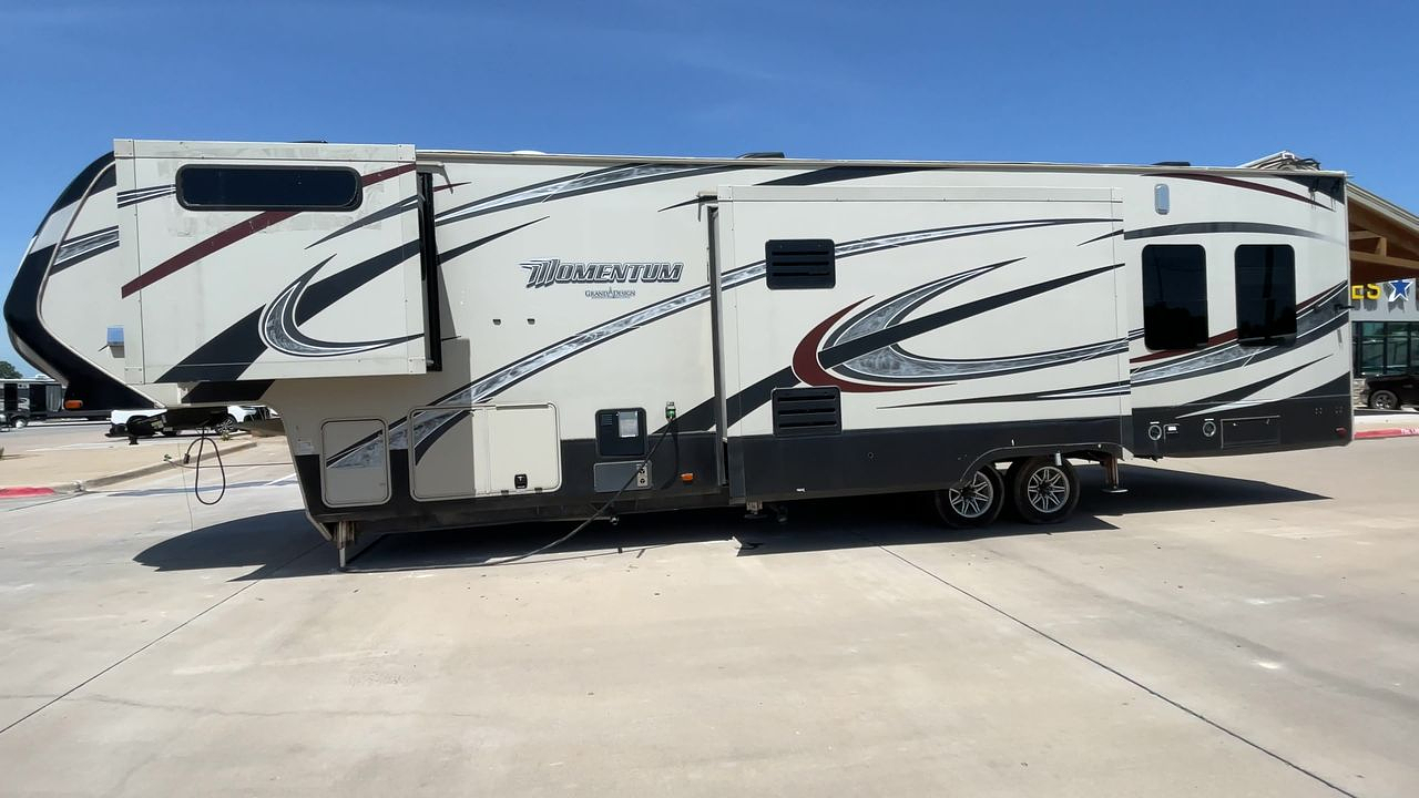 2015 GRAND DESIGN MOMENTUM 380TH