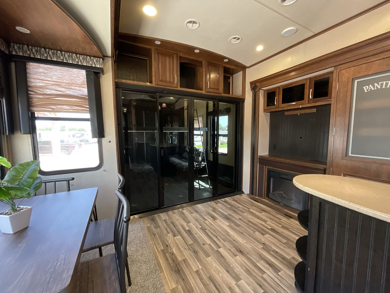 2015 GRAND DESIGN MOMENTUM 380TH