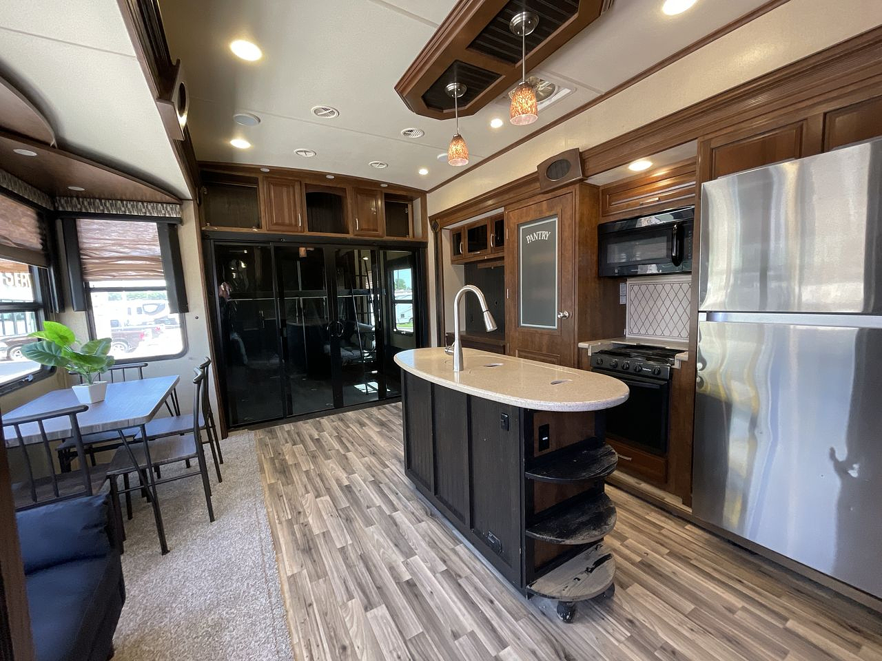 2015 GRAND DESIGN MOMENTUM 380TH