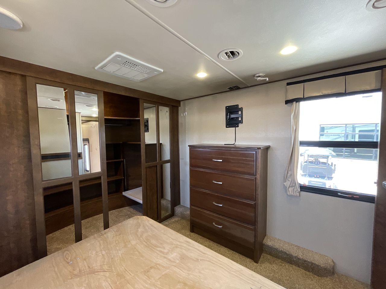 2015 GRAND DESIGN MOMENTUM 380TH