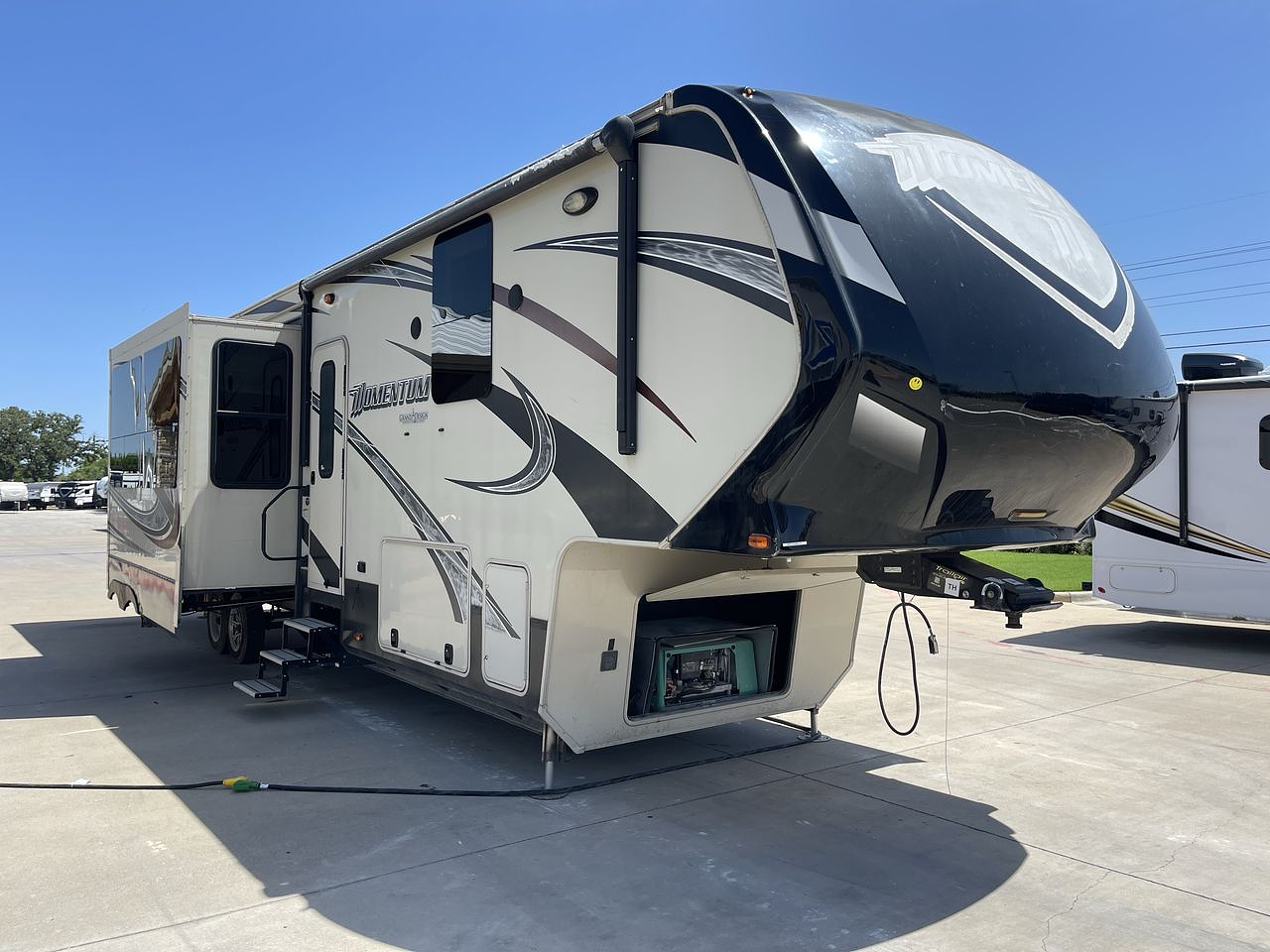 2015 GRAND DESIGN MOMENTUM 380TH