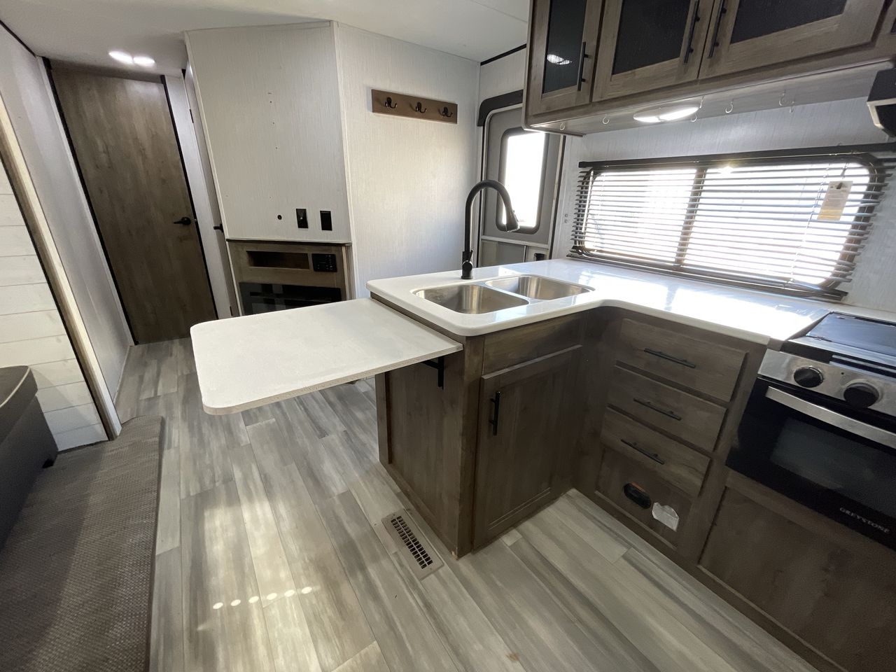 2021 HEARTLAND PIONEER BH322