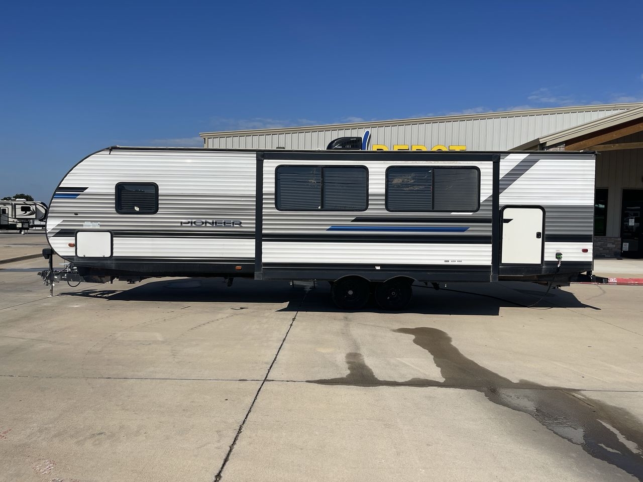 2021 HEARTLAND PIONEER BH322