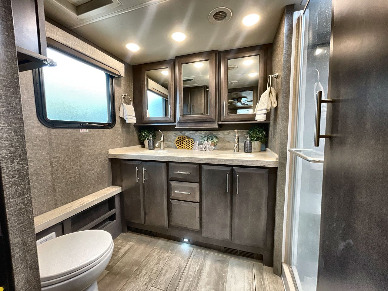2022 THOR VENETIAN 42F