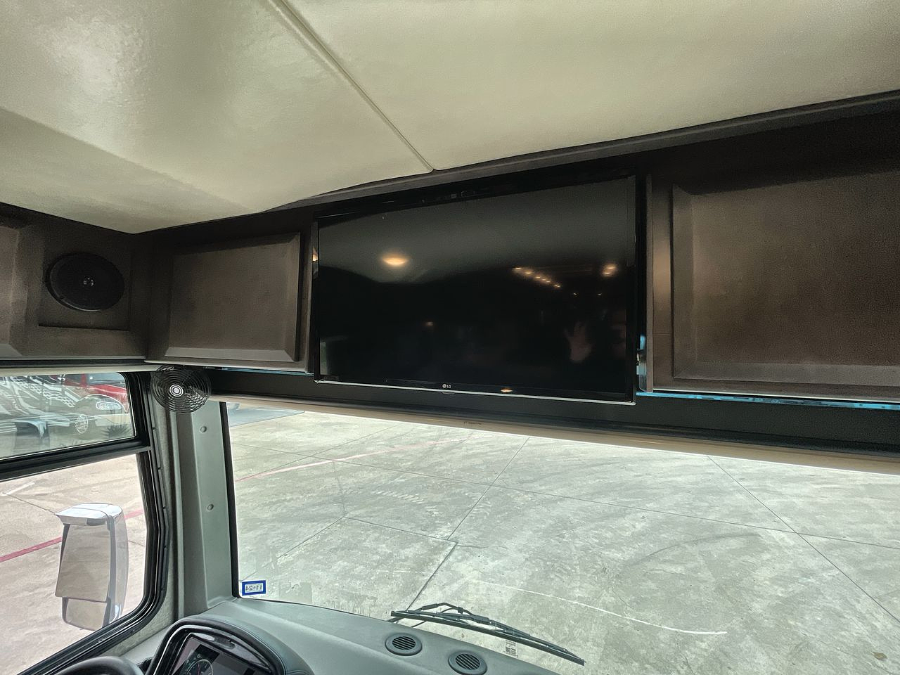 2022 THOR VENETIAN 42F
