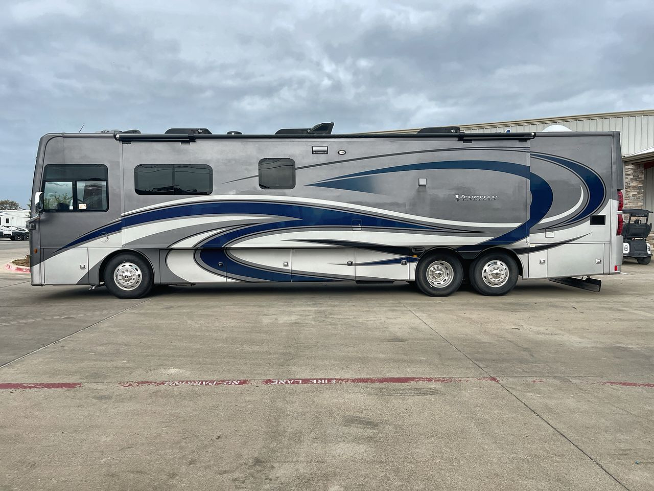 2022 THOR VENETIAN 42F