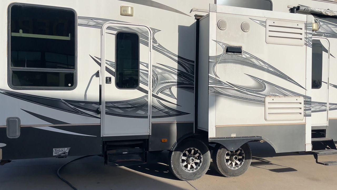 2013 KEYSTONE RAPTOR 310TS