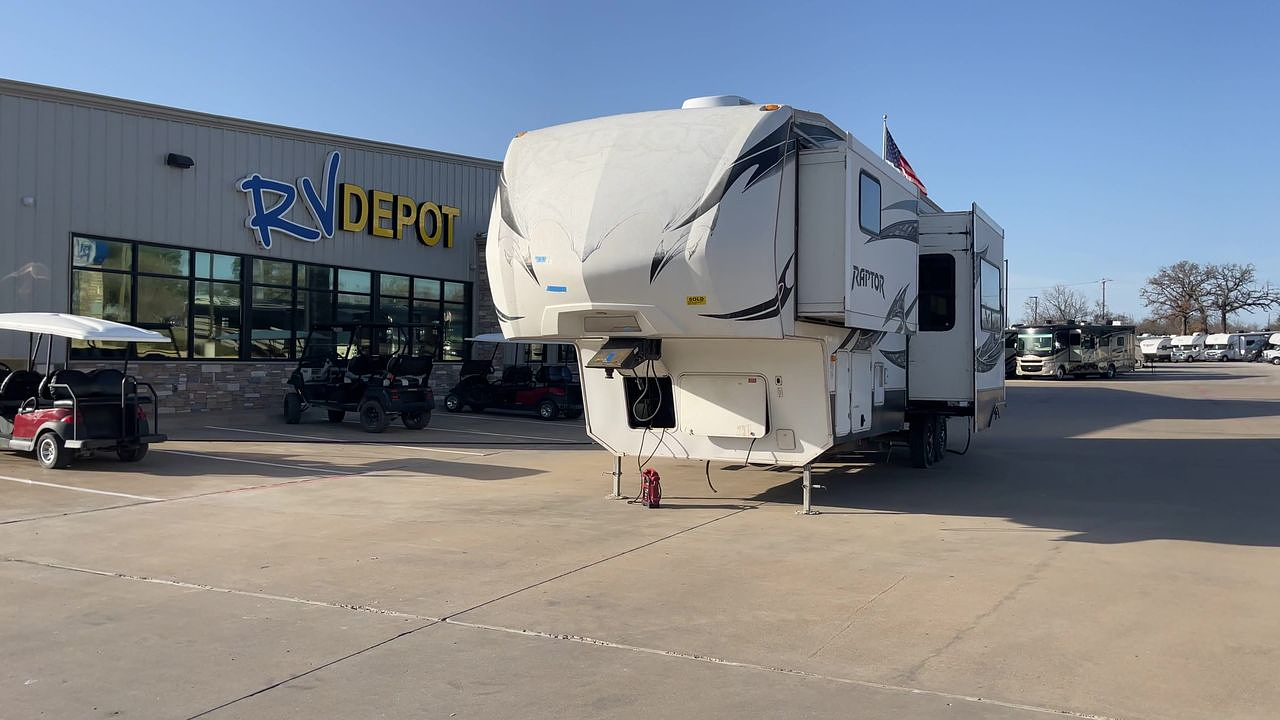 2013 KEYSTONE RAPTOR 310TS