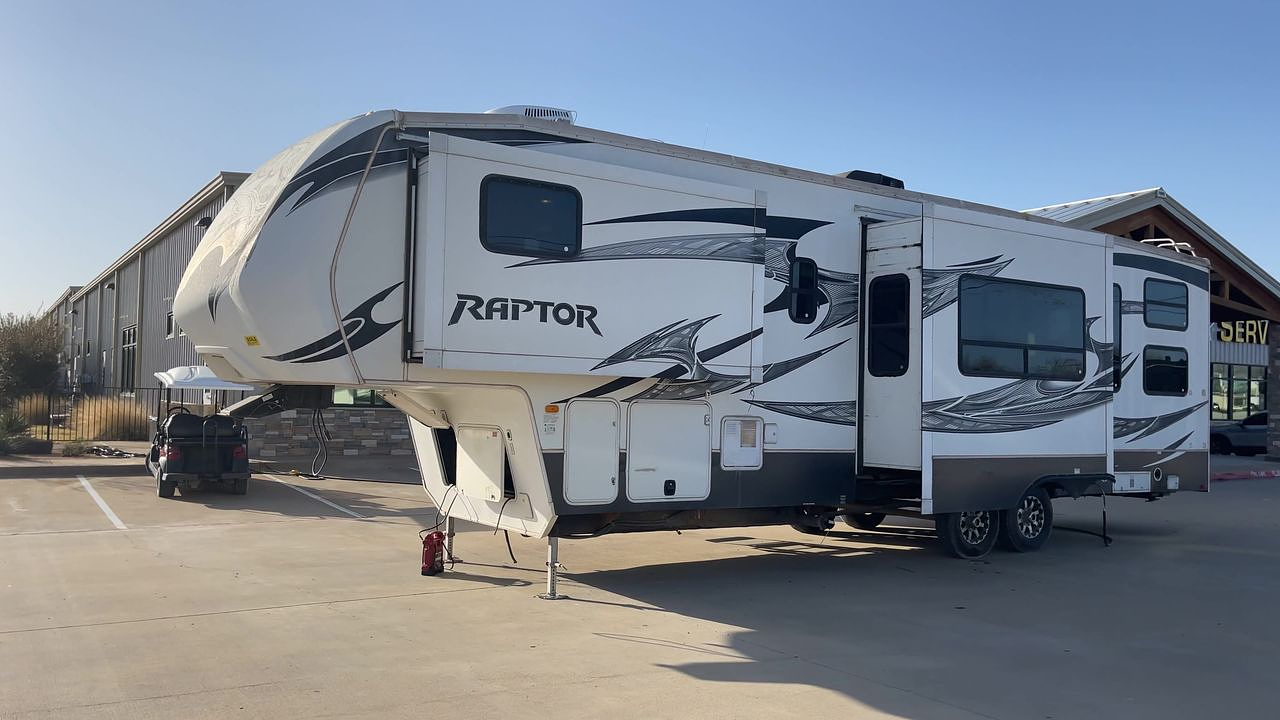 2013 KEYSTONE RAPTOR 310TS