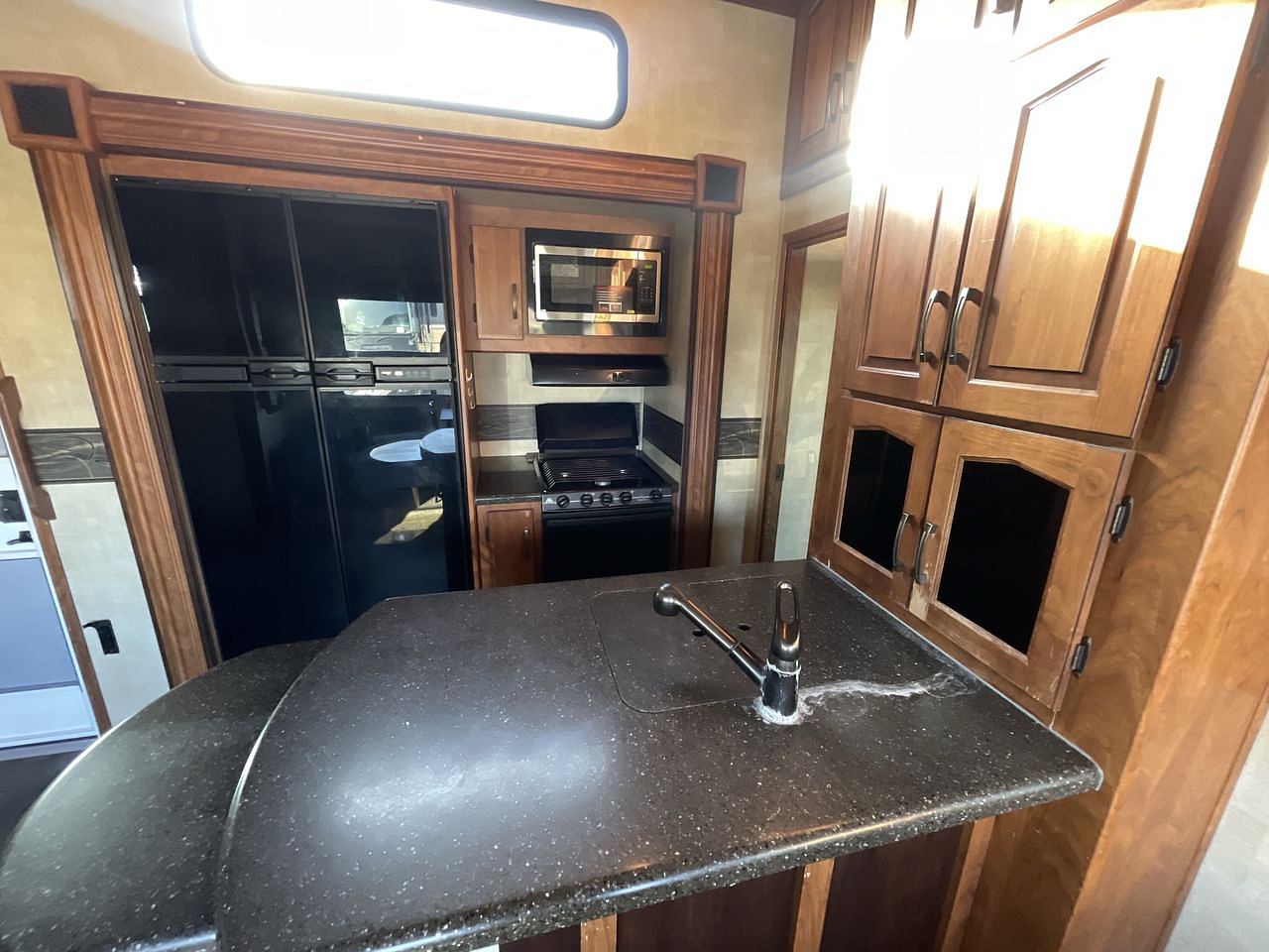 2013 KEYSTONE RAPTOR 310TS