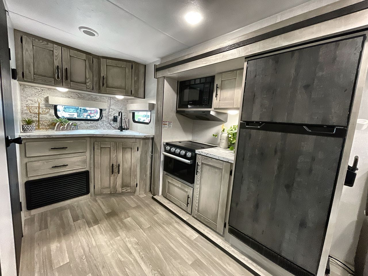 2023 KZ CONNECT SE C211MKSE