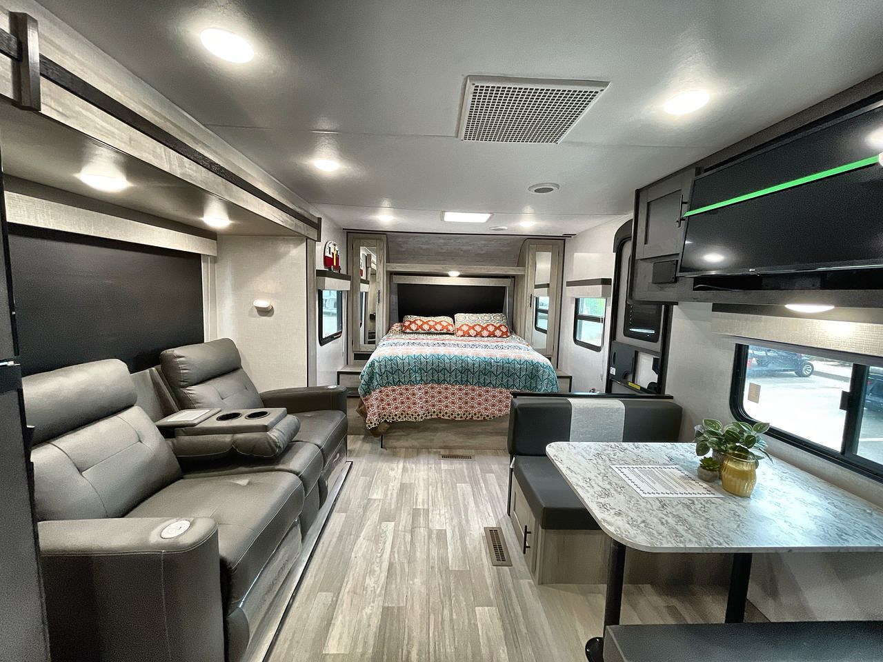 2023 KZ CONNECT SE C211MKSE