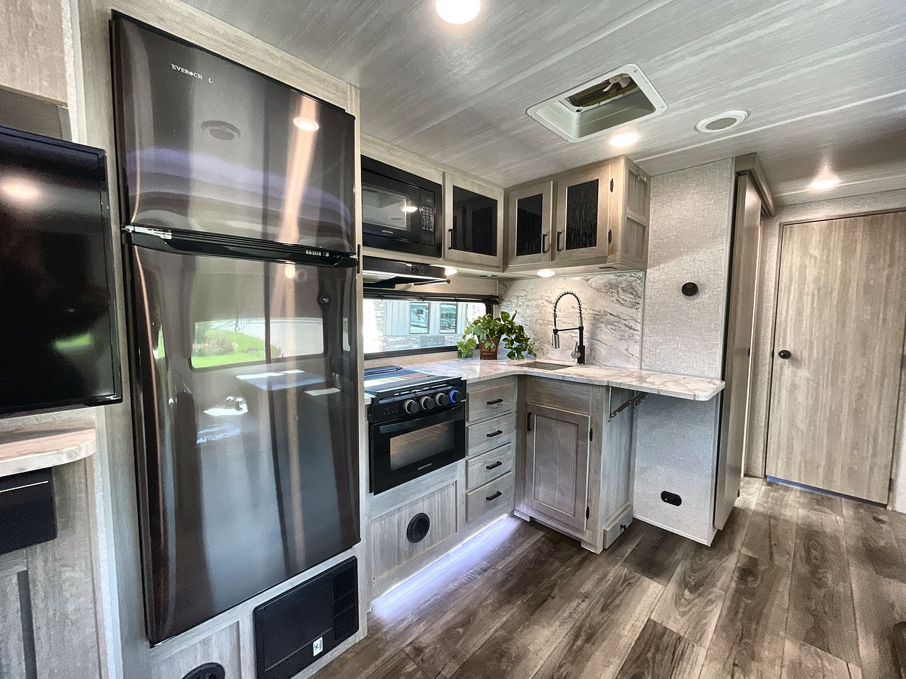 2023 FOREST RIVER ALTA 3150KBH