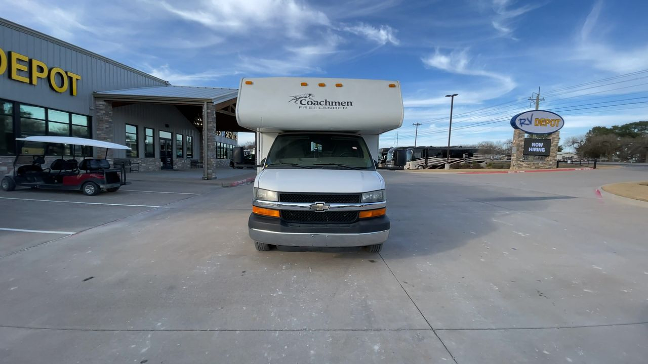 2013 FOREST RIVER FREELANDER 28AB