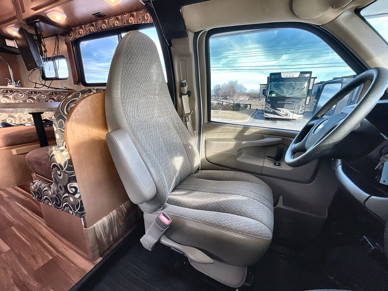 2013 FOREST RIVER FREELANDER 28AB