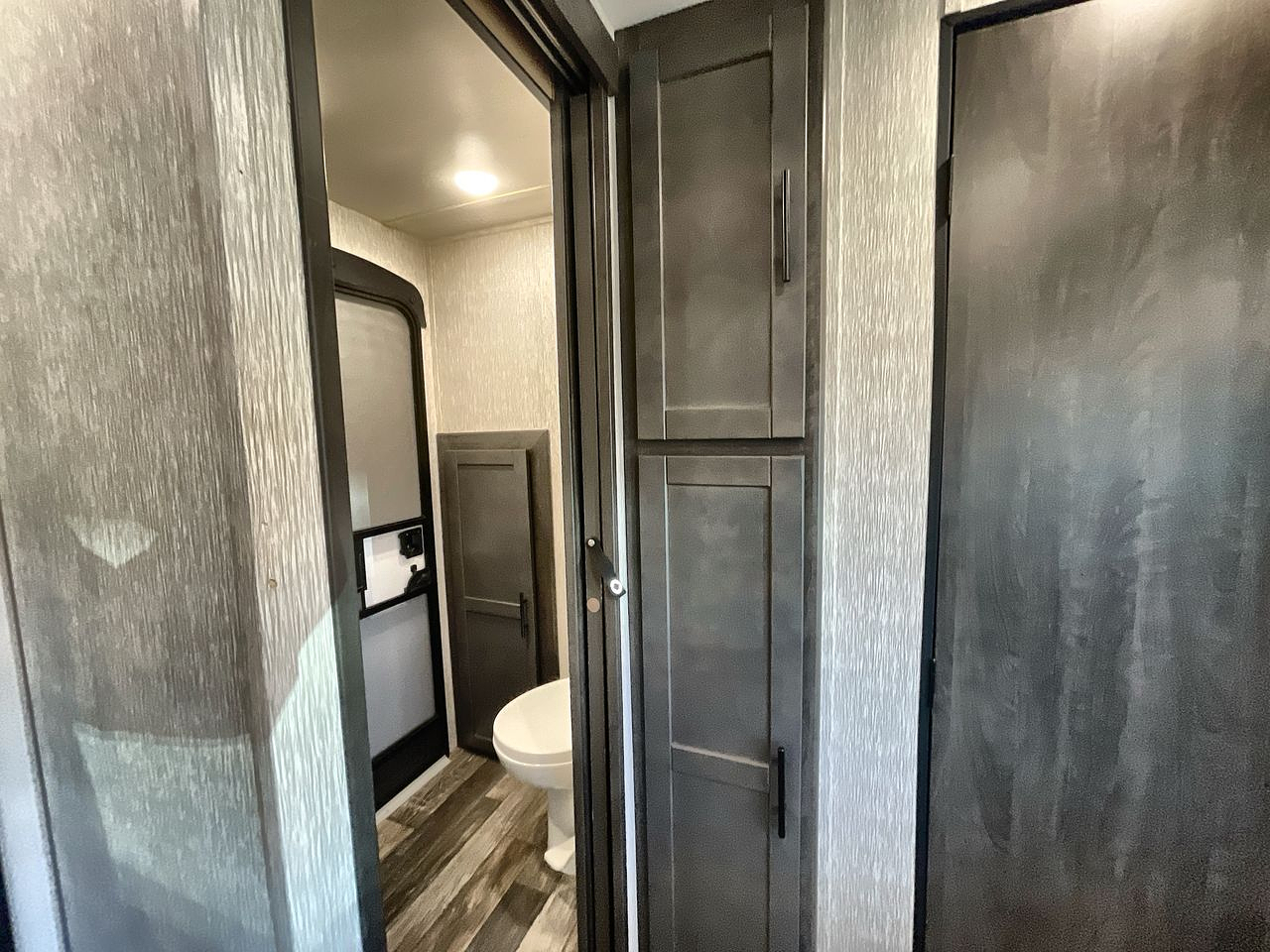 2022 KEYSTONE CRUISER AIRE 33BHB