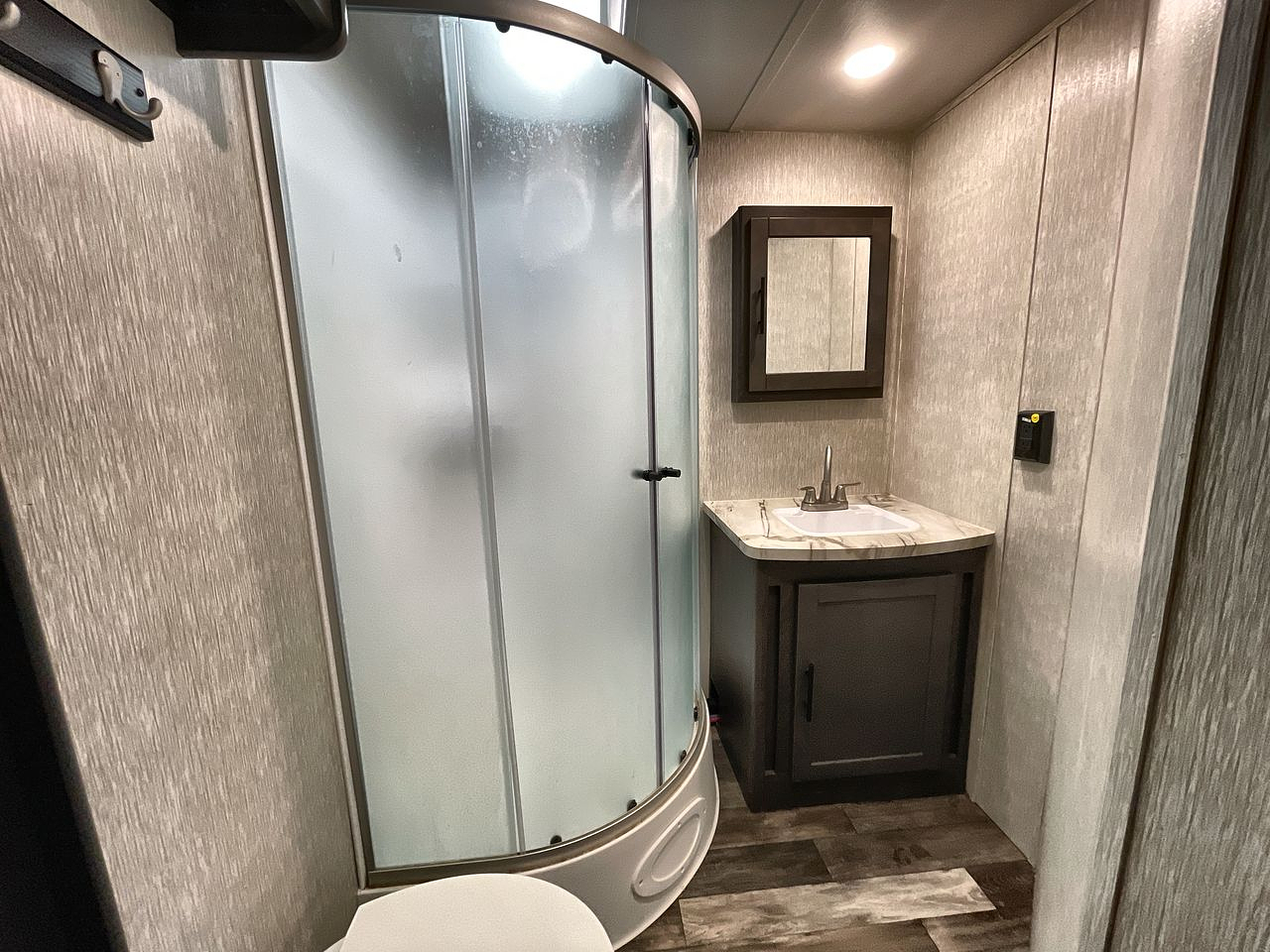 2022 KEYSTONE CRUISER AIRE 33BHB